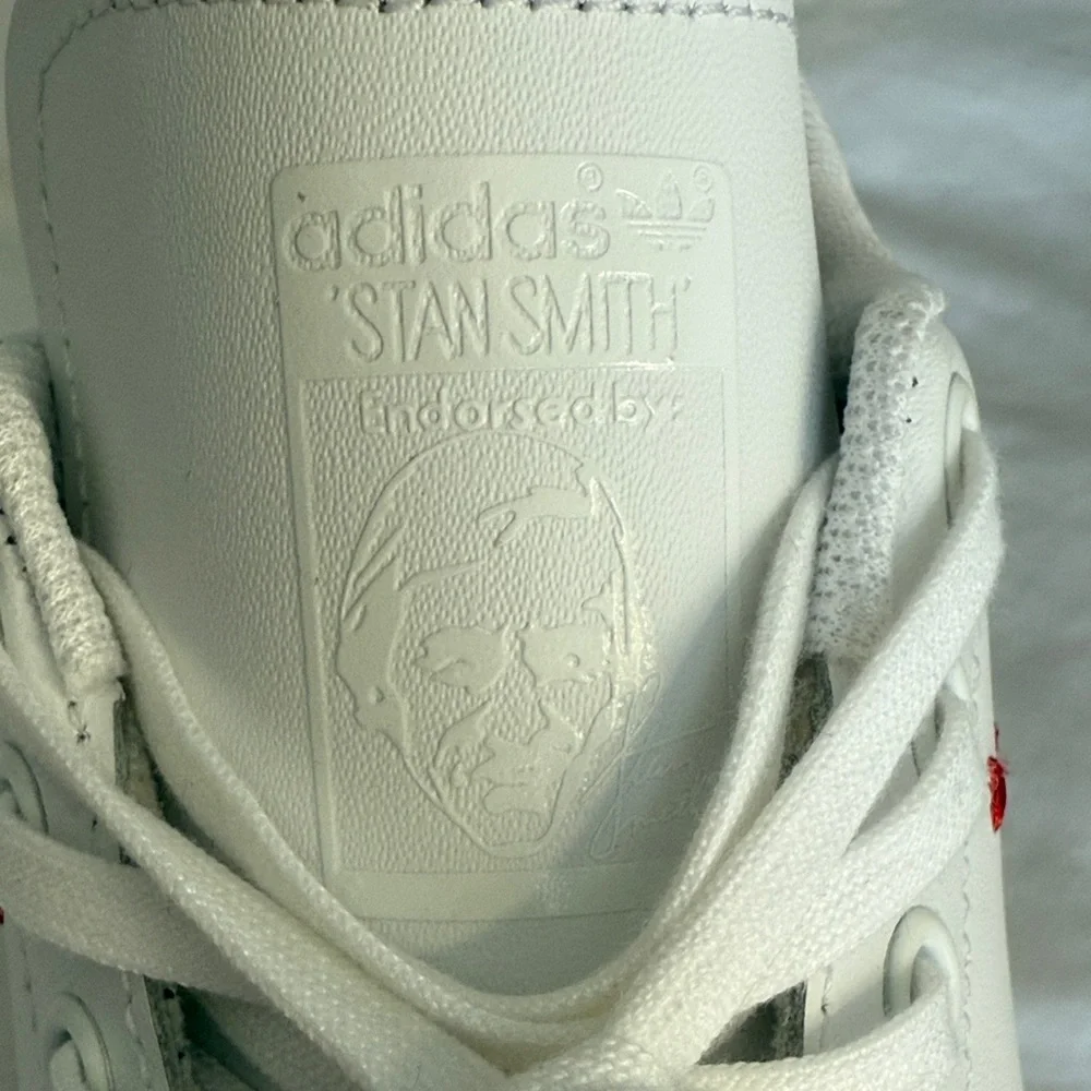 Stan smith with Red Heart Accents - Picture 4 of 7